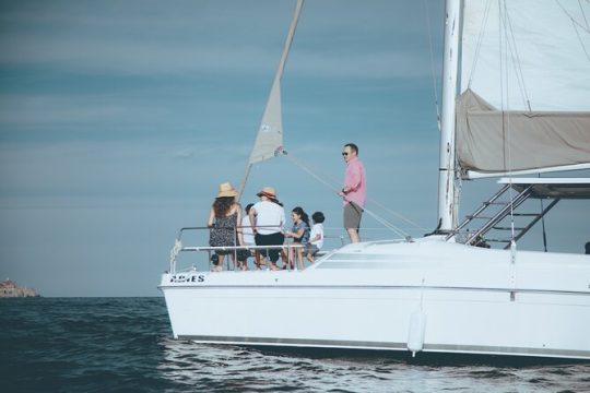 Luxury Sailing Whale Watch and The Arch (Dec 15 - Apr 15)