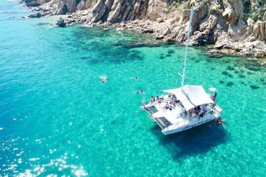 Snorkel Tour in private Trimarán in Los Cabos
